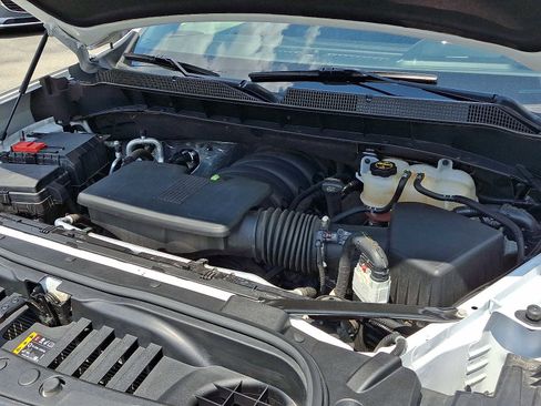 Used 2024 Chevrolet Silverado 1500 LT AWD/4WD image 27