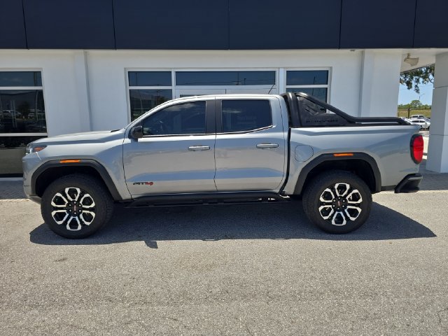Certified 2025 GMC Canyon AT4 w/ Nightfall Edition AWD/4WD image 4