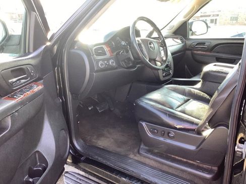 Used 2013 GMC Yukon XL SLT w/ SLT-2 Equipment Package image 5