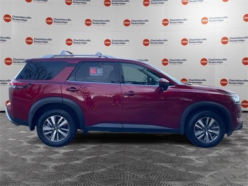 Used 2025 Nissan Pathfinder SL w/ Black Appearance Package image 6