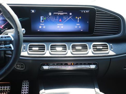 Used 2025 Mercedes-Benz GLS 450 4MATIC image 18
