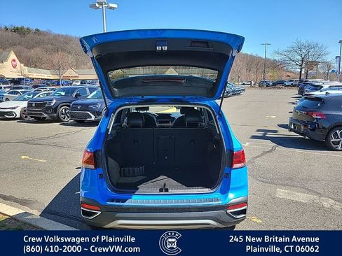 Certified 2023 Volkswagen Taos SE w/ Panoramic Sunroof Package AWD/4WD image 55