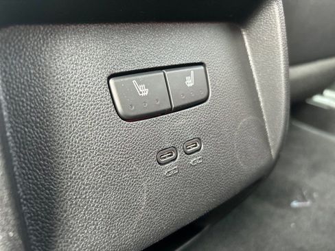 New 2025 Chevrolet Equinox EV RS w/ Convenience Package II image 17