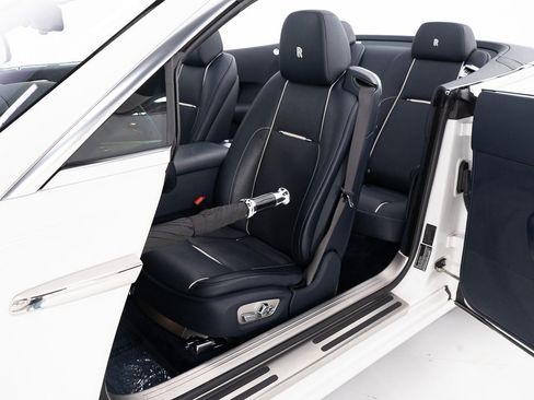 Certified 2018 Rolls-Royce Dawn image 27
