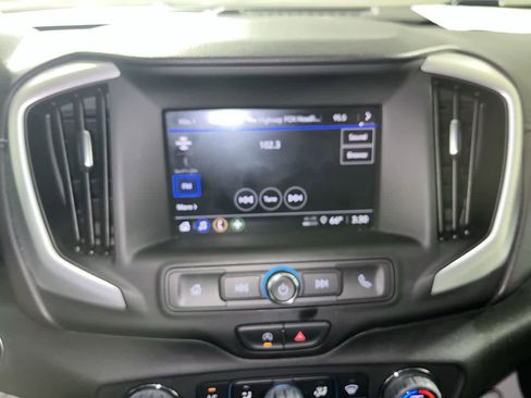 Used 2023 GMC Terrain SLE w/ Driver Convenience Package image 18