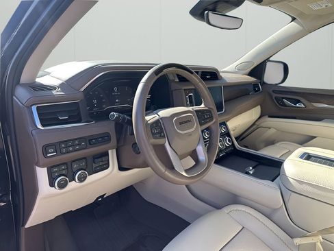 Used 2024 GMC Yukon XL Denali w/ Advanced Technology Package image 26