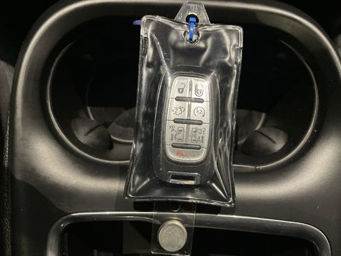 Used 2020 Chrysler Pacifica Limited w/ Advanced Safetytec Group image 46