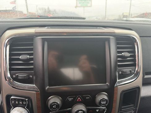 Used 2013 RAM 1500 Laramie w/ Convenience Group image 34