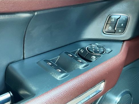 Used 2022 Ford Expedition Limited AWD/4WD image 18