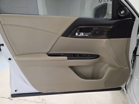 Used 2016 Honda Accord EX-L image 18