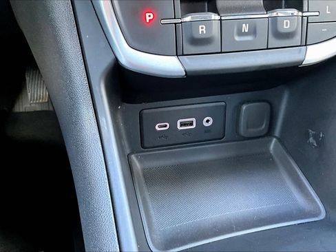 Used 2024 GMC Terrain SLE w/ Driver Convenience Package AWD/4WD image 16
