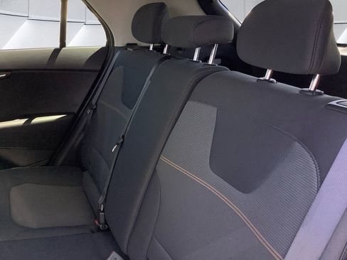 Used 2025 Kia Niro LX FWD image 18
