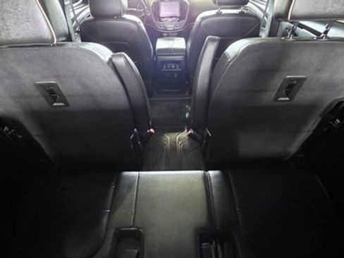Used 2023 Chevrolet Traverse Premier w/ Redline Edition image 28