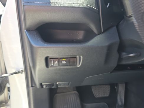 Used 2023 Toyota RAV4 XLE AWD/4WD image 16