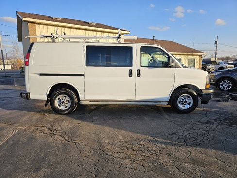 Used 2017 GMC Savana 2500 G2500 Cargo image 20