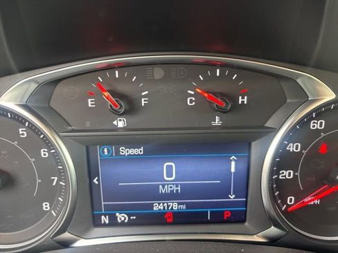 Used 2023 GMC Terrain SLE w/ Driver Convenience Package image 12