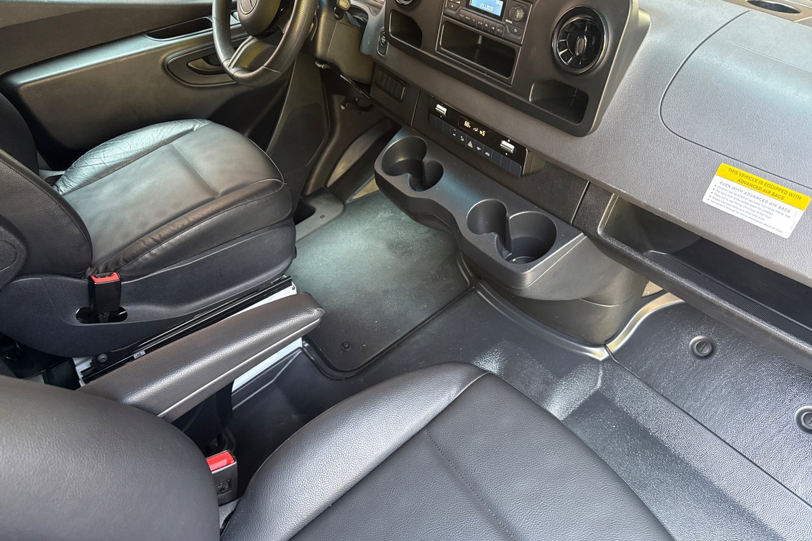Used 2025 Mercedes-Benz Sprinter 2500 image 21