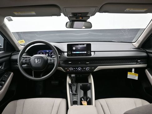 Used 2023 Honda Accord EX image 11