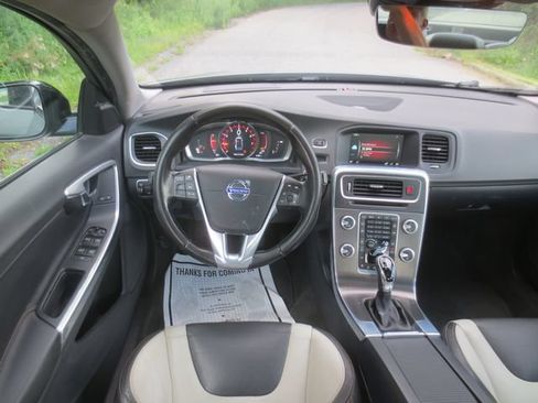 Used 2016 Volvo S60 T5 Cross Country Platinum AWD/4WD image 9