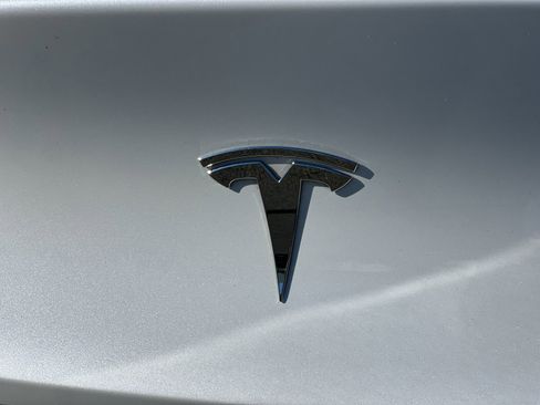 Used 2021 Tesla Model Y 2WD image 25
