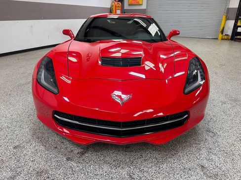 Used 2019 Chevrolet Corvette Stingray Coupe w/ 1LT RWD image 12