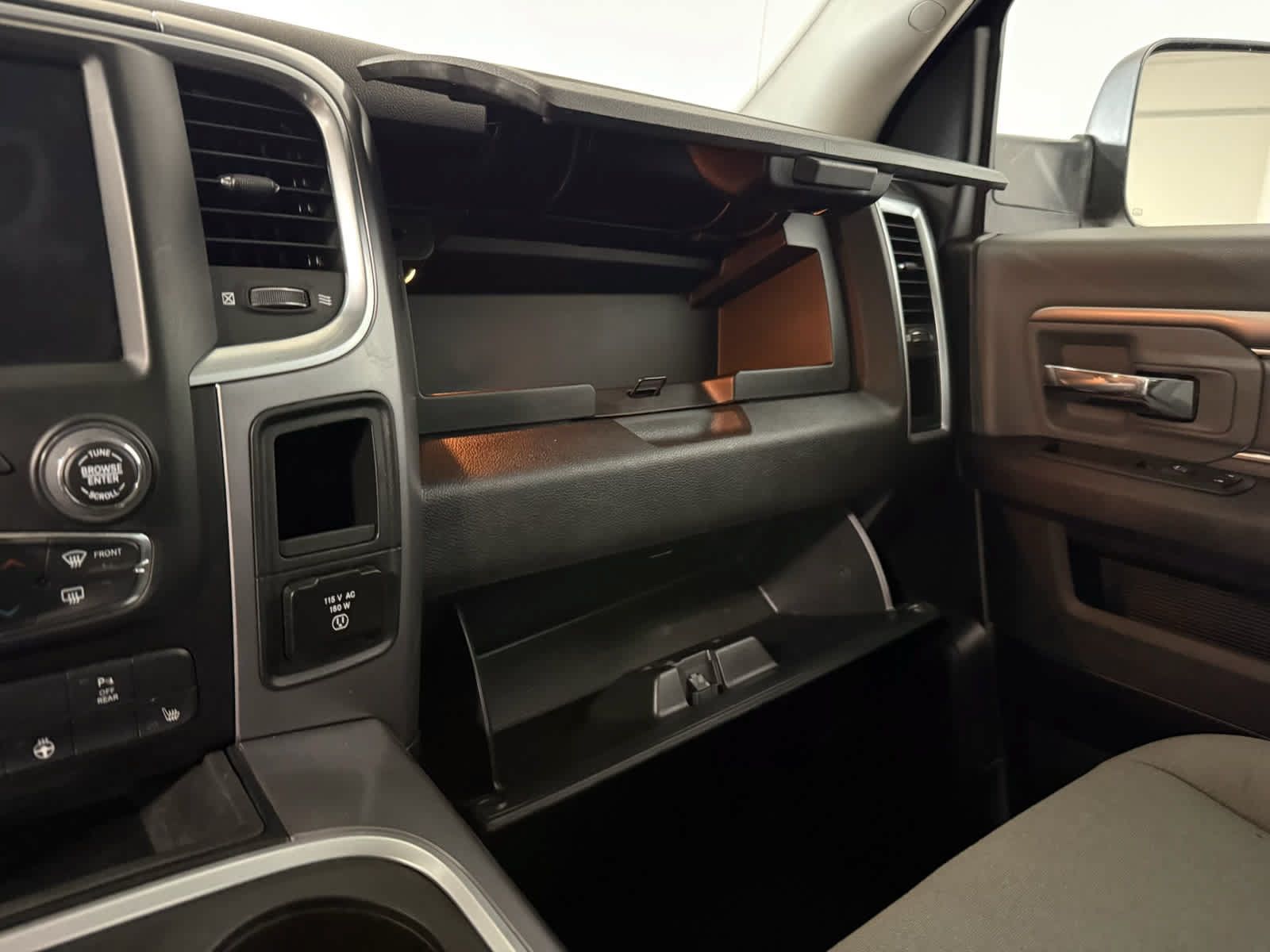 Used 2022 RAM 1500 Classic SLT w/ Electronics Convenience Group AWD/4WD image 20