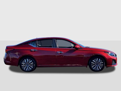 New 2026 Nissan Altima 2.5 SV FWD image 6
