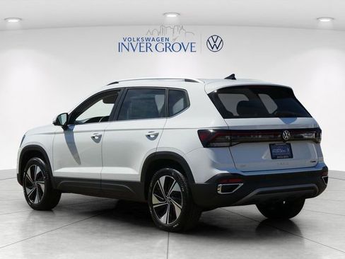 New 2026 Volkswagen Taos SE AWD/4WD image 3