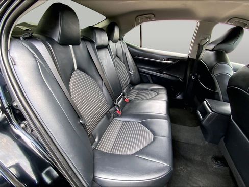 Used 2021 Toyota Camry SE FWD image 19