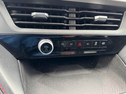 Used 2025 Ford Explorer ST-Line image 17