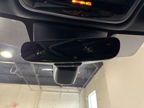 Used 2017 Land Rover Range Rover Sport HSE image 32