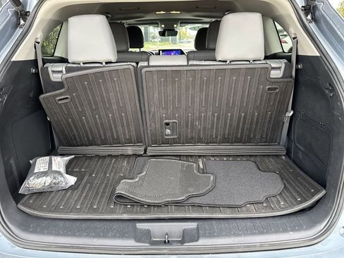 Used 2023 Toyota Highlander Limited image 13