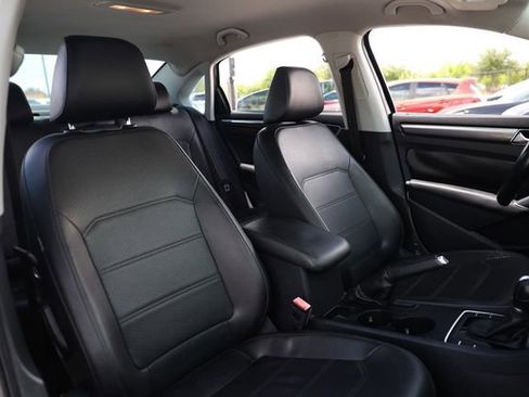 Used 2017 Volkswagen Passat 1.8T R-Line FWD image 19