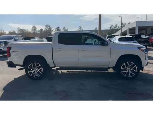 Used 2024 Chevrolet Colorado Z71 w/ Z71 Convenience Package 2 image 9