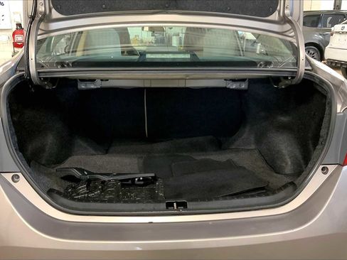 Used 2015 Toyota Corolla LE image 35