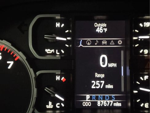 Used 2019 Toyota Tundra Platinum image 11