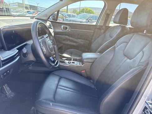 Used 2024 Kia Sorento SX AWD/4WD image 19