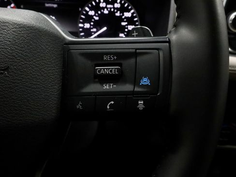 Certified 2025 Nissan Rogue SV image 26