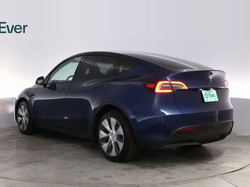 Used 2022 Tesla Model Y Long Range image 14