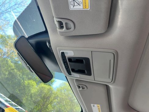 Used 2023 Honda Pilot Touring image 28