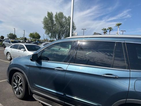 Used 2019 Honda Pilot Touring image 2