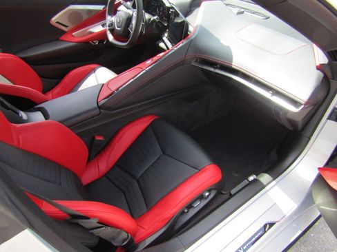 Used 2024 Chevrolet Corvette Stingray Preferred Cpe w/ Z51 Performance Package RWD image 13