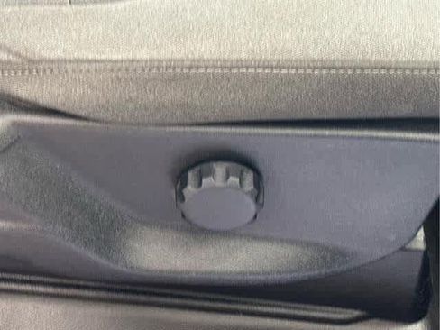 Used 2021 Ford F150 XLT image 39