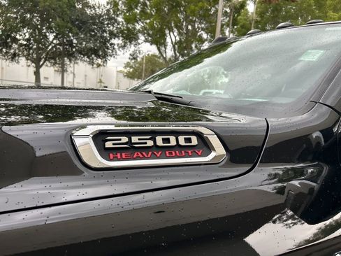 Used 2025 RAM 2500 Limited AWD/4WD image 17