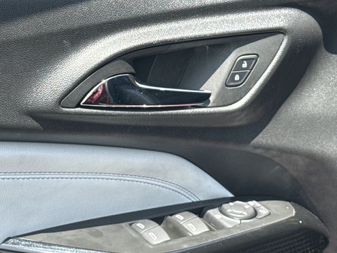 Used 2025 Chevrolet Trax LT FWD image 15