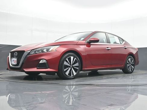 Used 2022 Nissan Altima 2.5 SV image 17