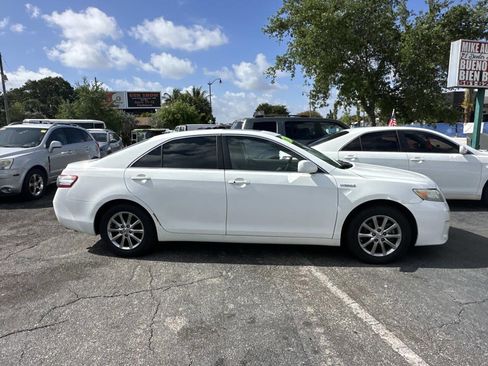 Used 2011 Toyota Camry Hybrid image 5