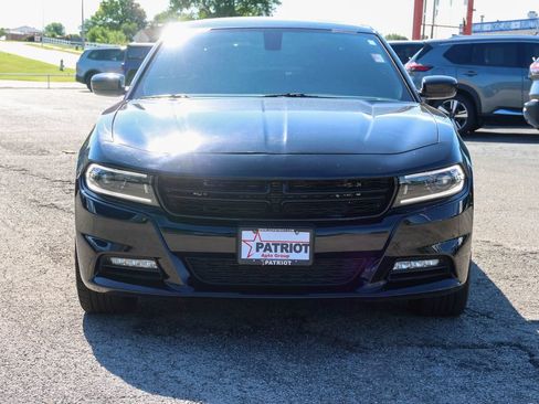 Used 2023 Dodge Charger SXT w/ Blacktop Package AWD/4WD image 2