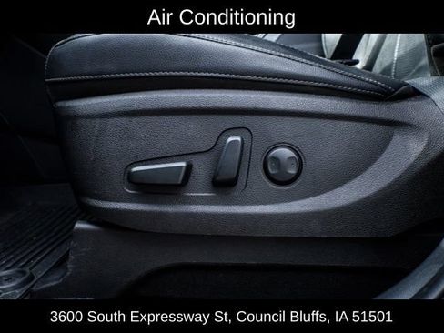 Used 2025 Kia Telluride EX w/ EX Captain's Chair Package AWD/4WD image 18