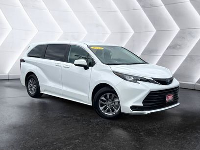 Used 2025 Toyota Sienna LE